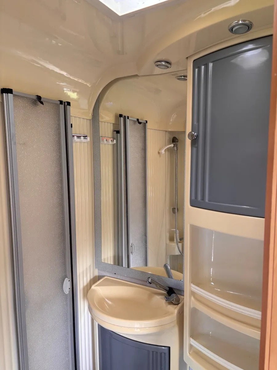 Motor home - Image 4