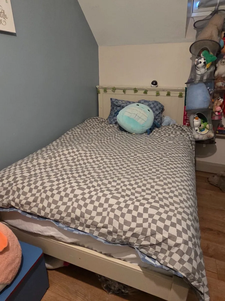 Double bed - Image 2