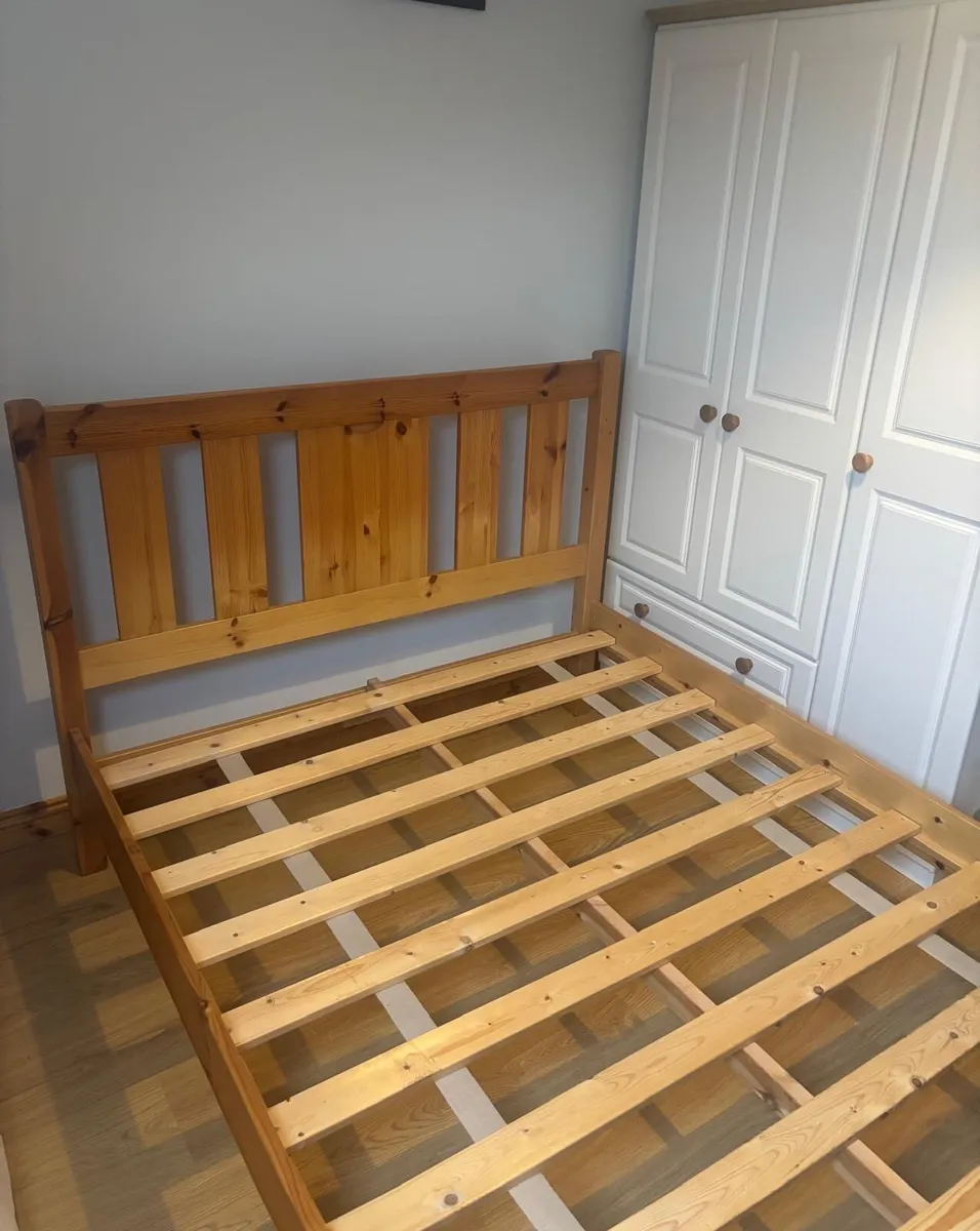 Solid pine double bed - Image 1