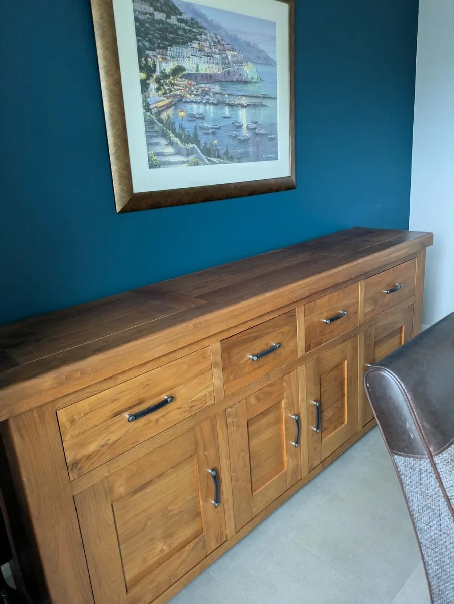 Large Oak sideboard - Image 1