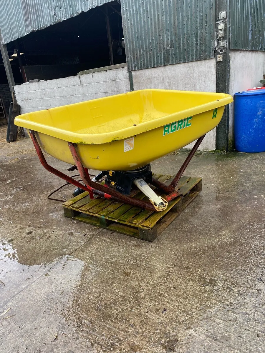 AGRIC wagtail fertiliser spreader - Image 2