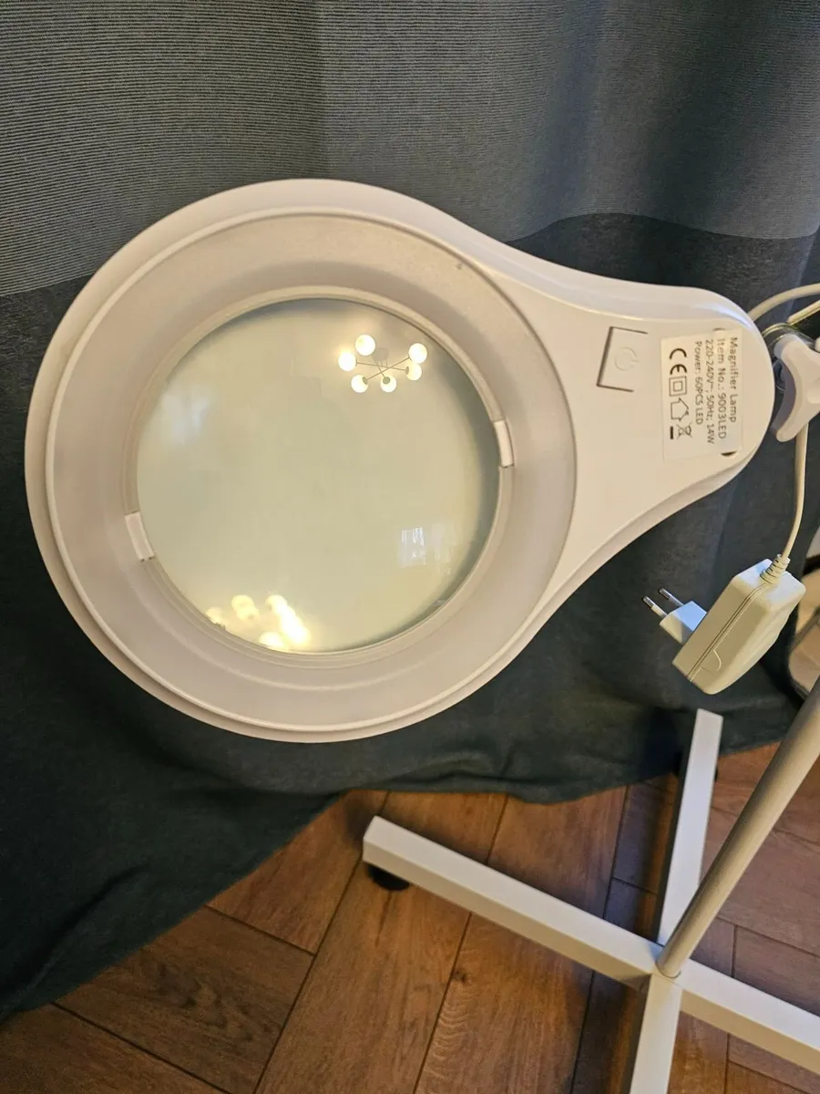 LED Magnifying Lamp with Stand - Image 3