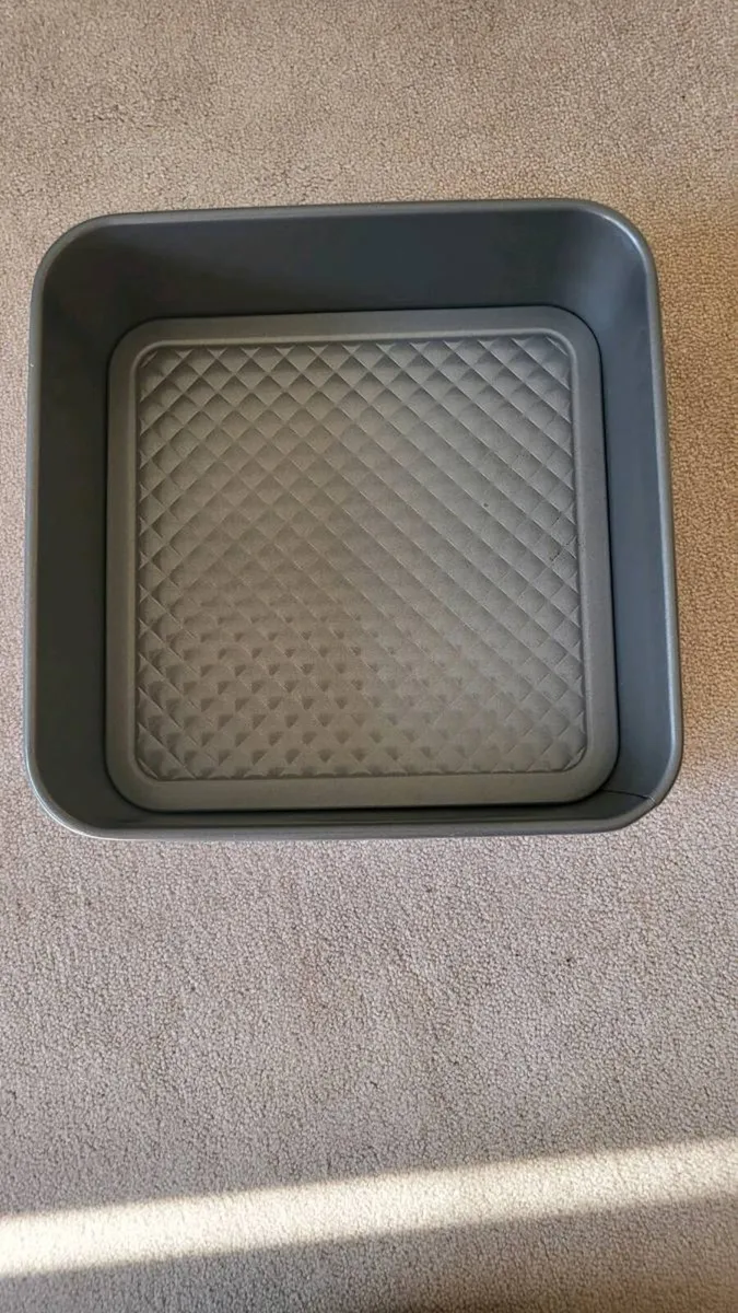 3 x 10 inch baking tins - Image 3