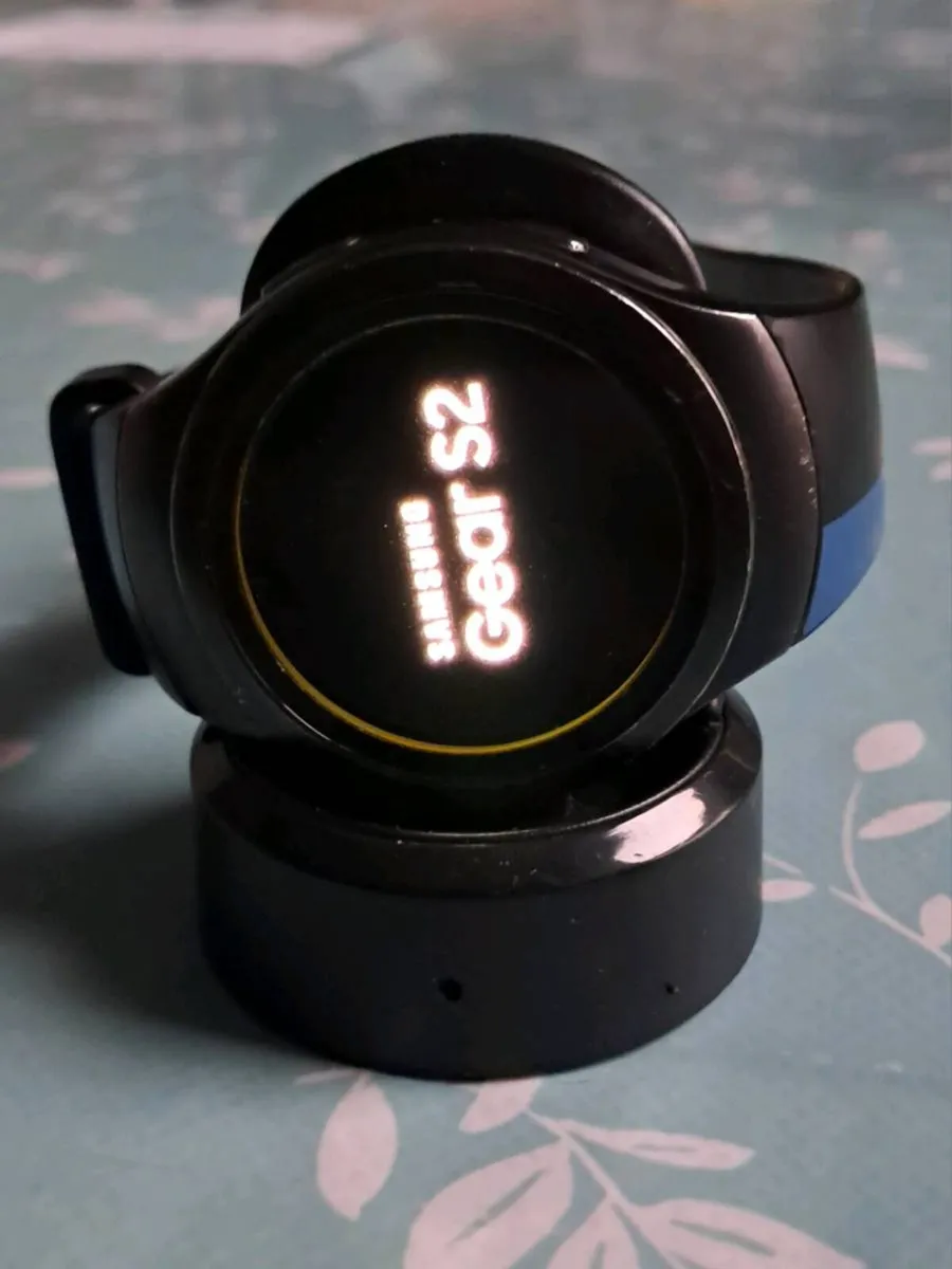 Samsung gear 2 smart watch - Image 1