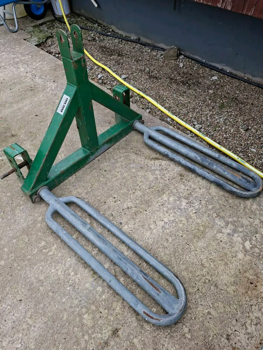 Cashel Single Bale Lifter - Image 1