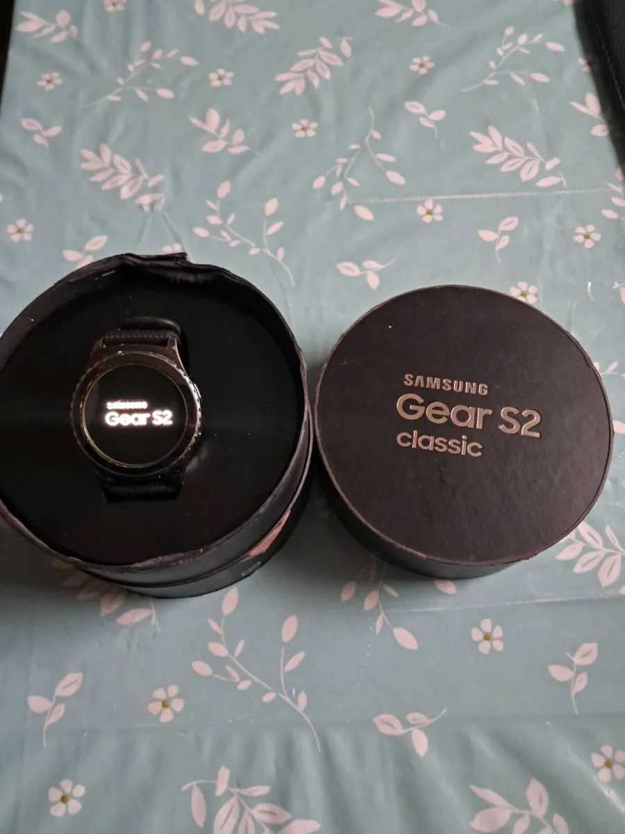 Samsung Gear 2 classic smart watch