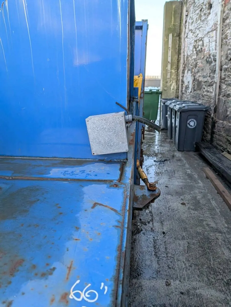 Compactor and Skips - Image 3
