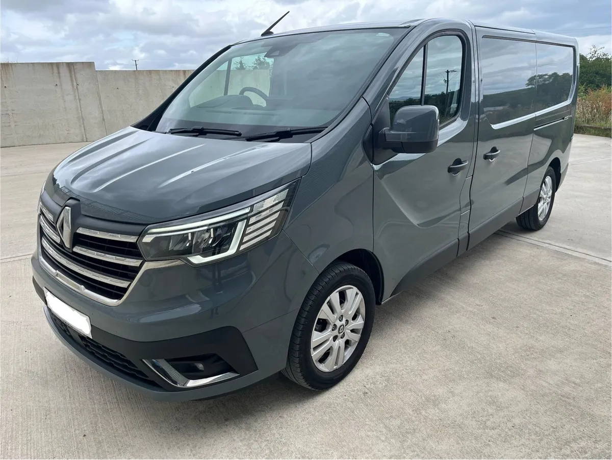 (231) Renault Trafic LL30 2023 - Image 1