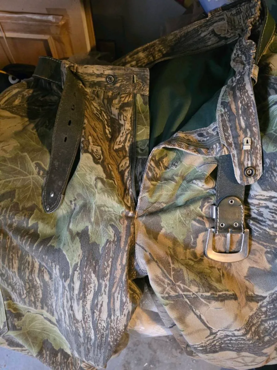 Real Tree Shooting Jacket and Trousers - Image 2