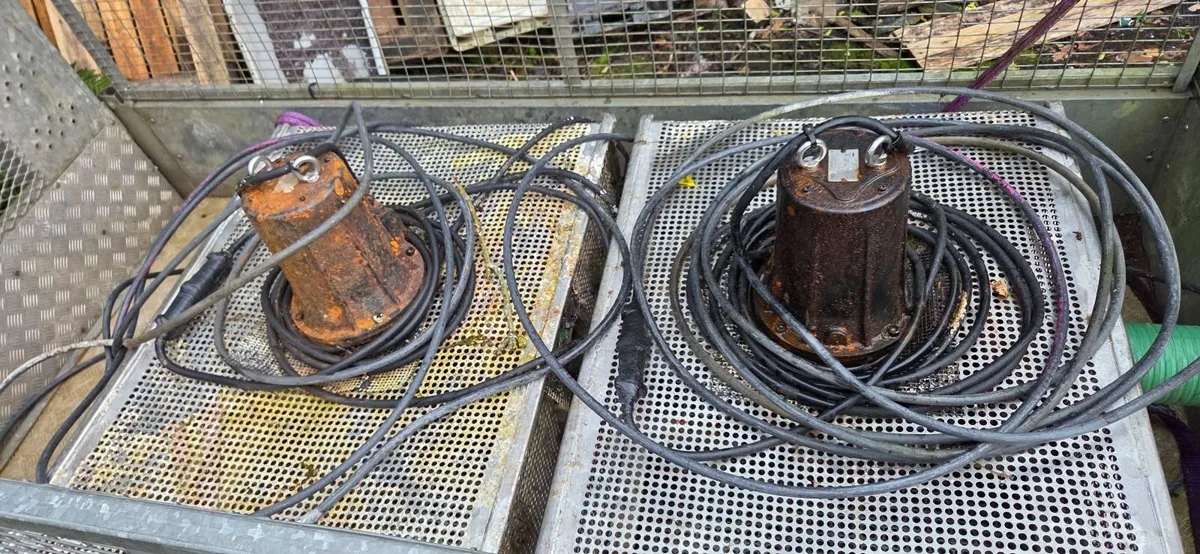 2.  3 phase submersible pumps - Image 3