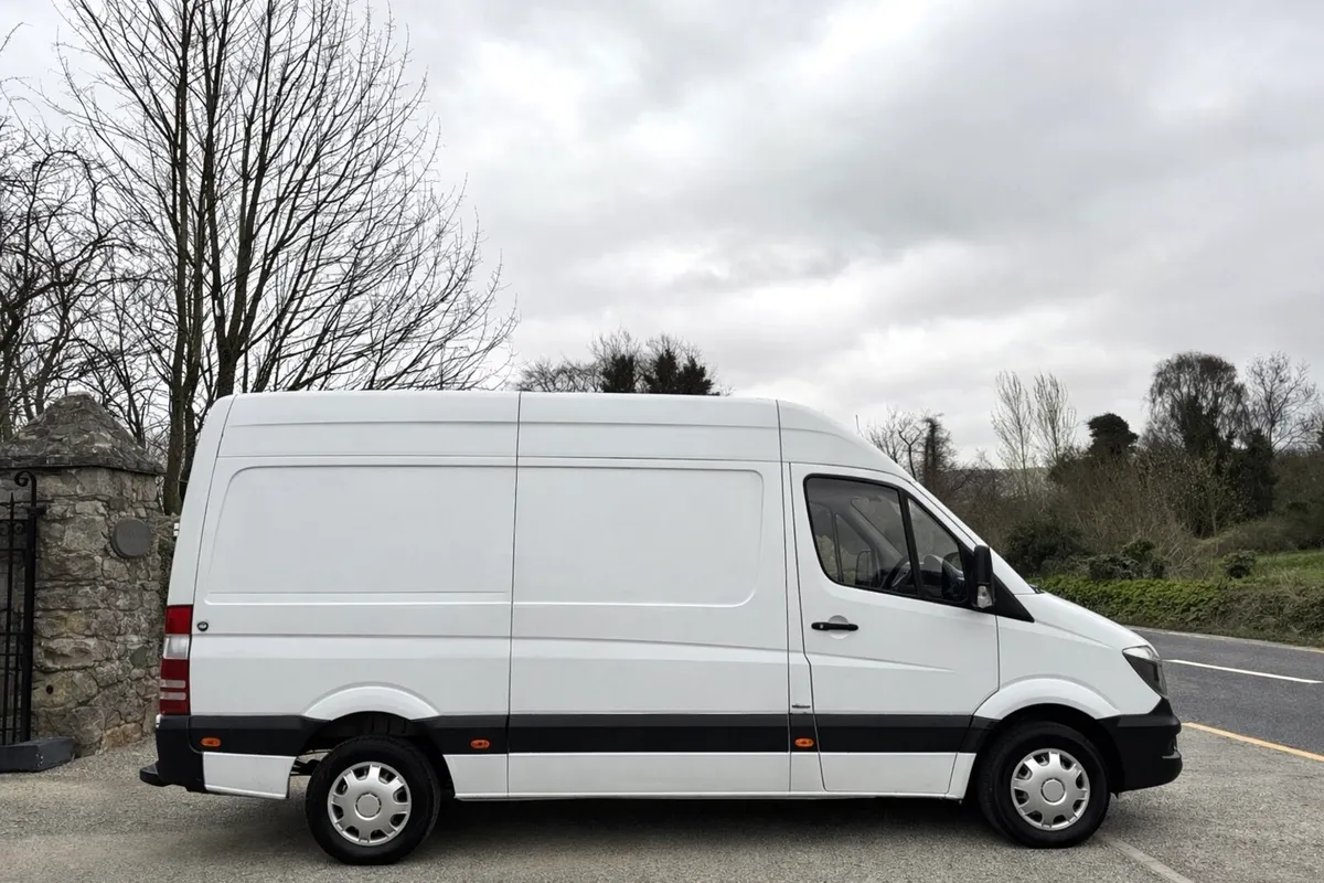 2018 Mercedes-Benz Sprinter MWB DOE 28/03/2027 - Image 4