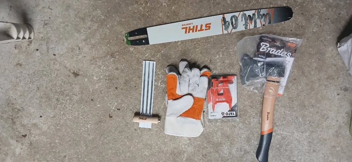 Chainsaw bundle