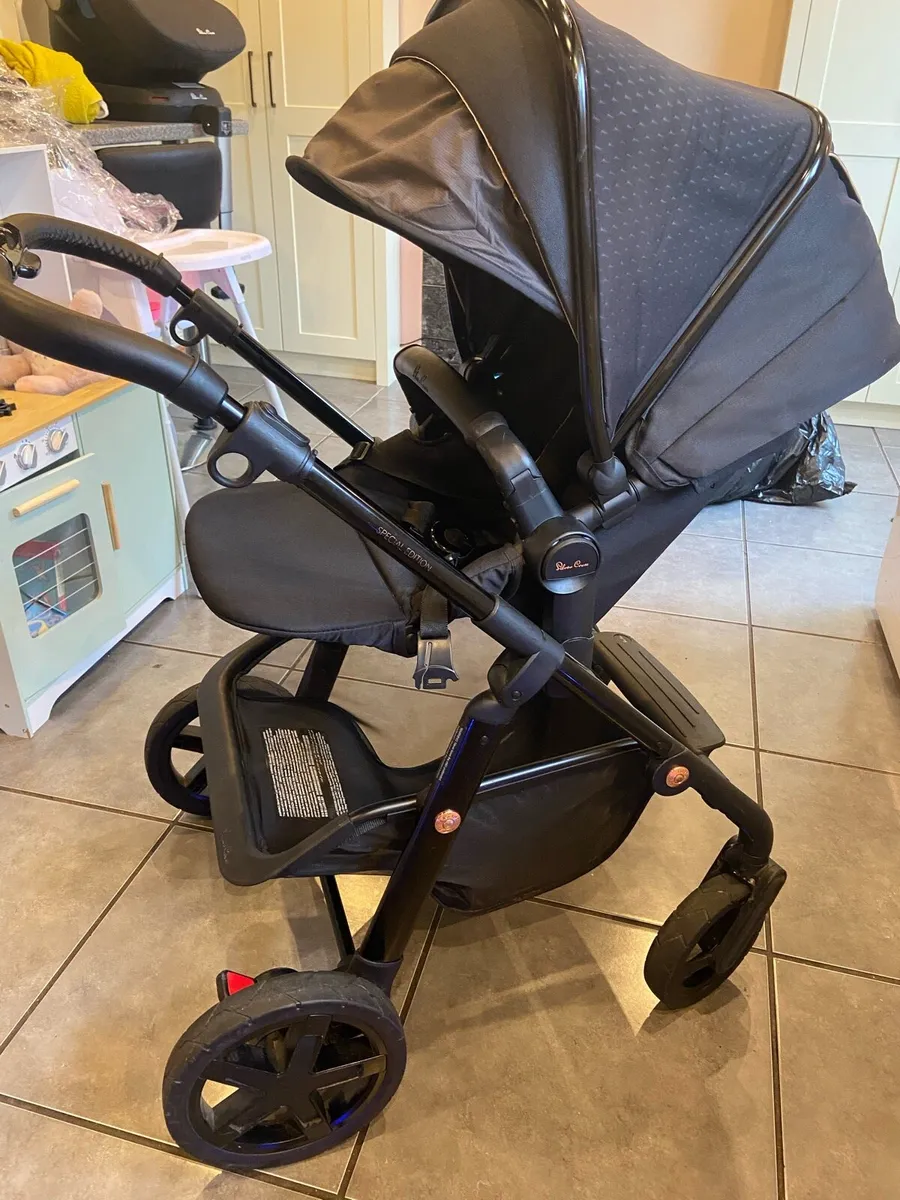 Silvercross Pram and Travel System - Image 1