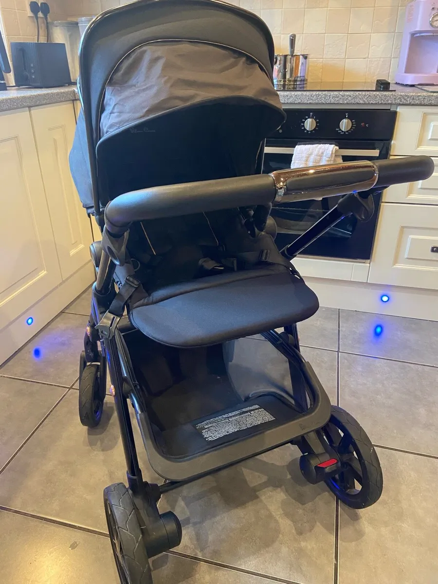 Silvercross Pram and Travel System - Image 3