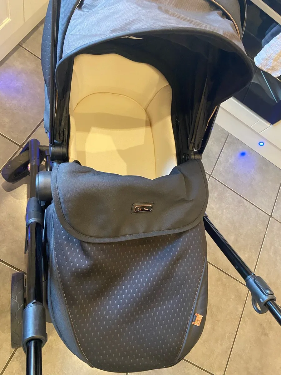 Silvercross Pram and Travel System - Image 4