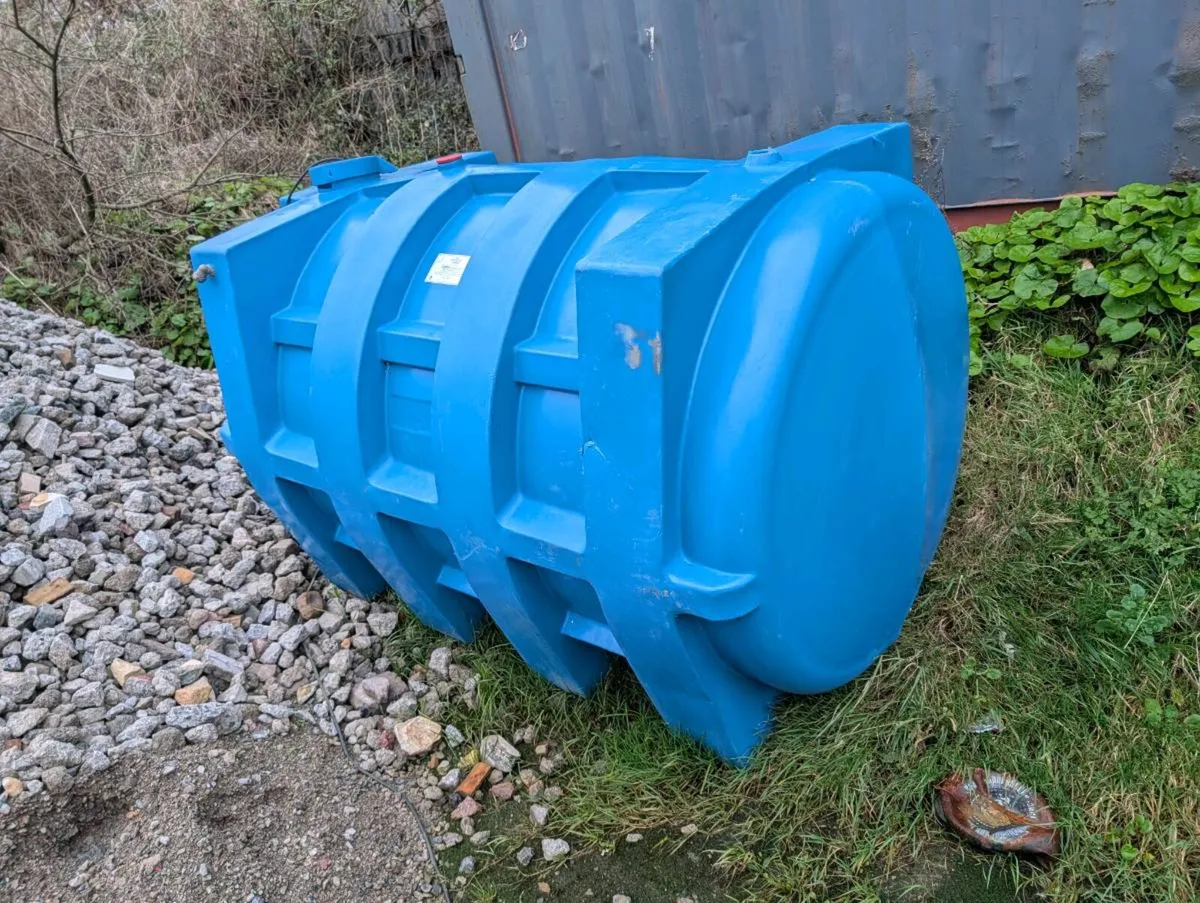 Sturdy water tank - Image 1