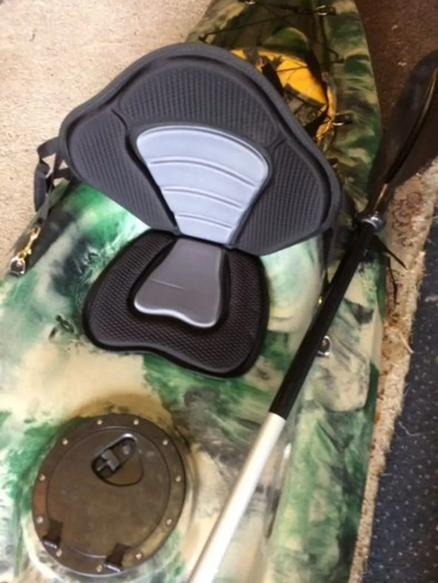 Kayak seats
