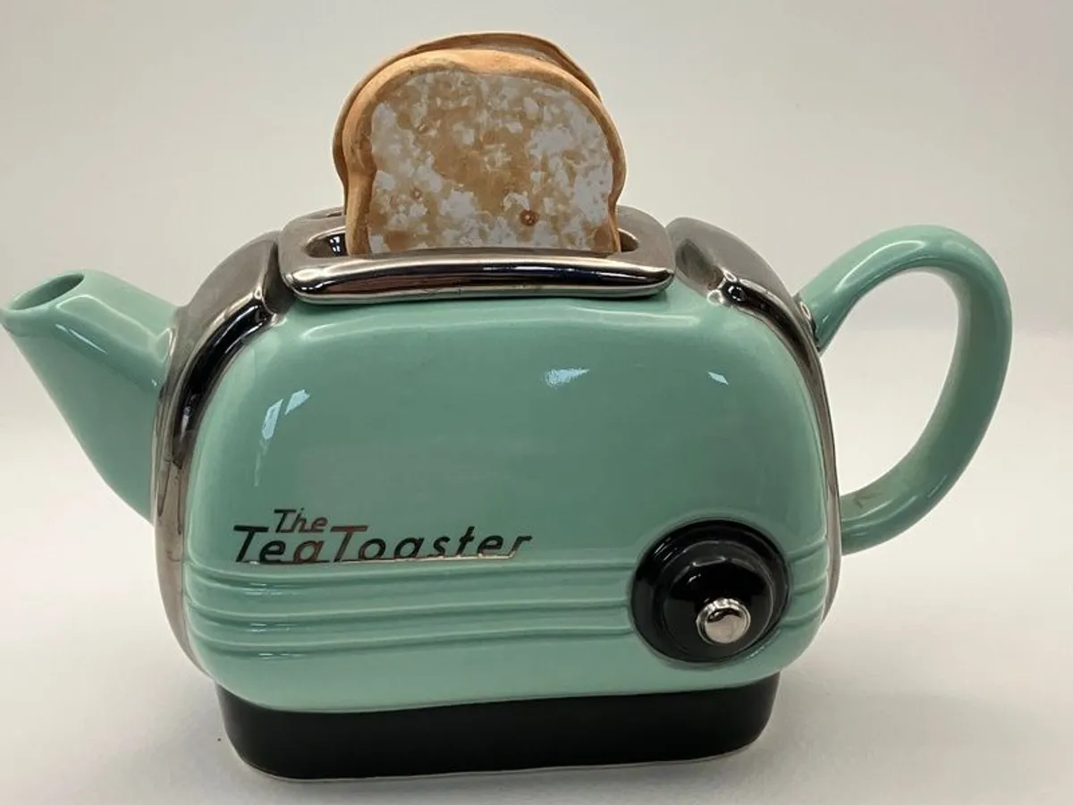 Novelty Toaster teapot - Image 1