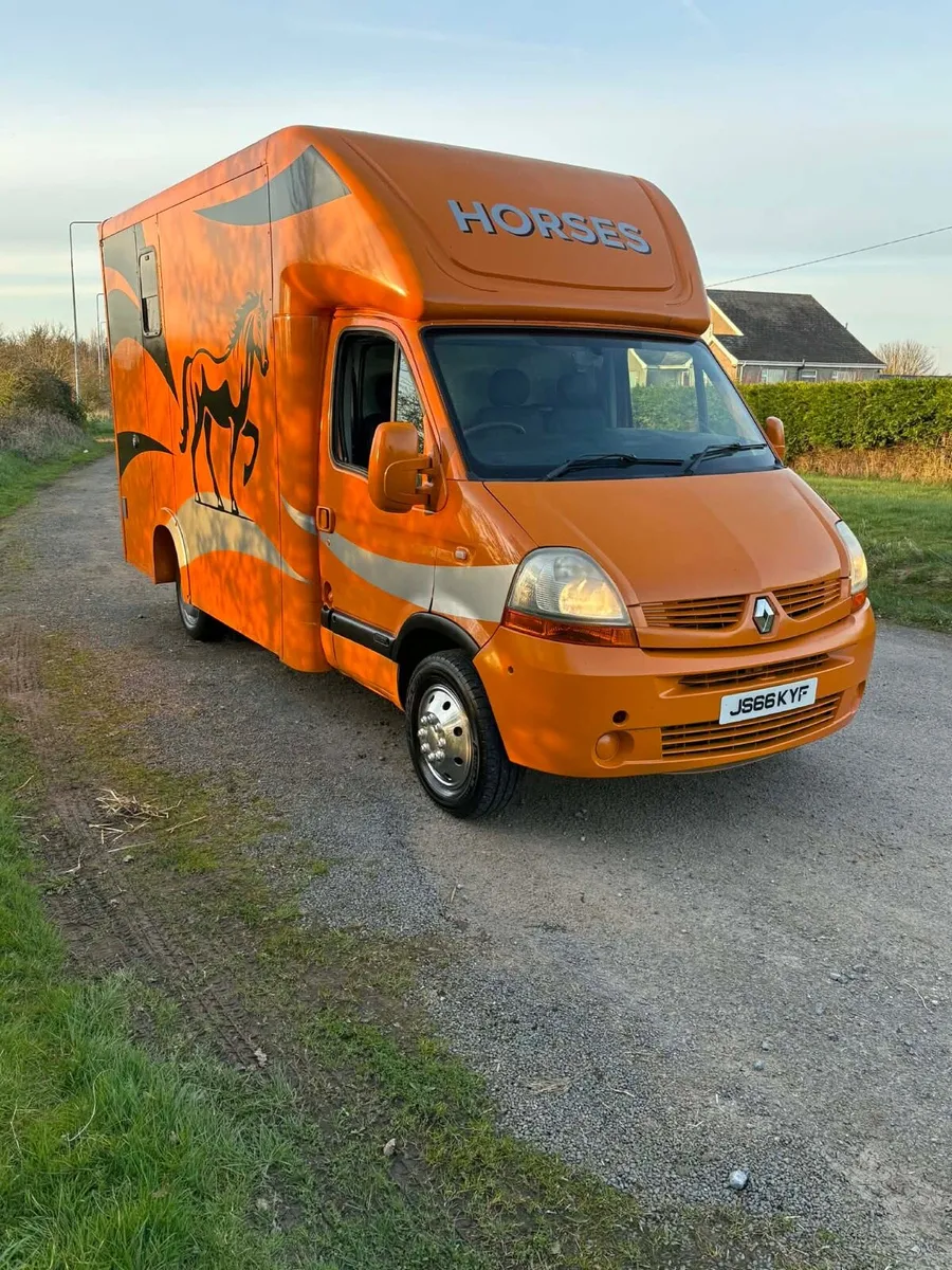 NI  Year 2008  Horse lorry - Image 1