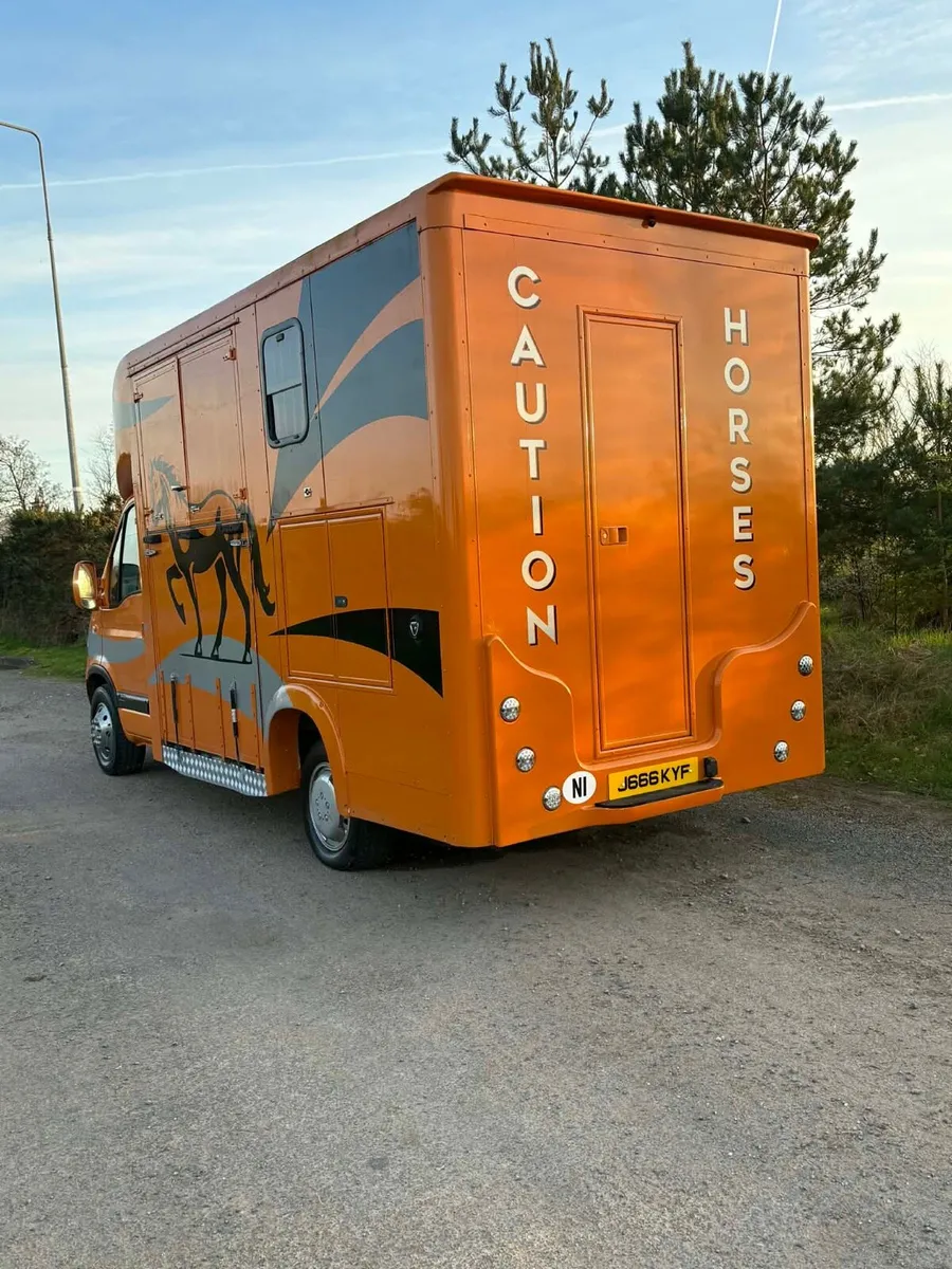 NI  Year 2009 Horse lorry - Image 4