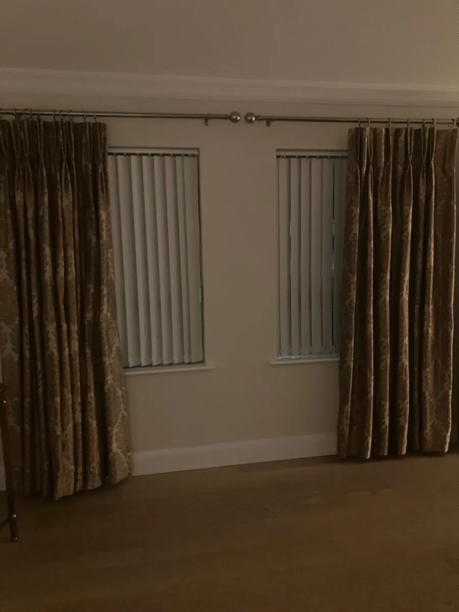 Curtains - Image 2