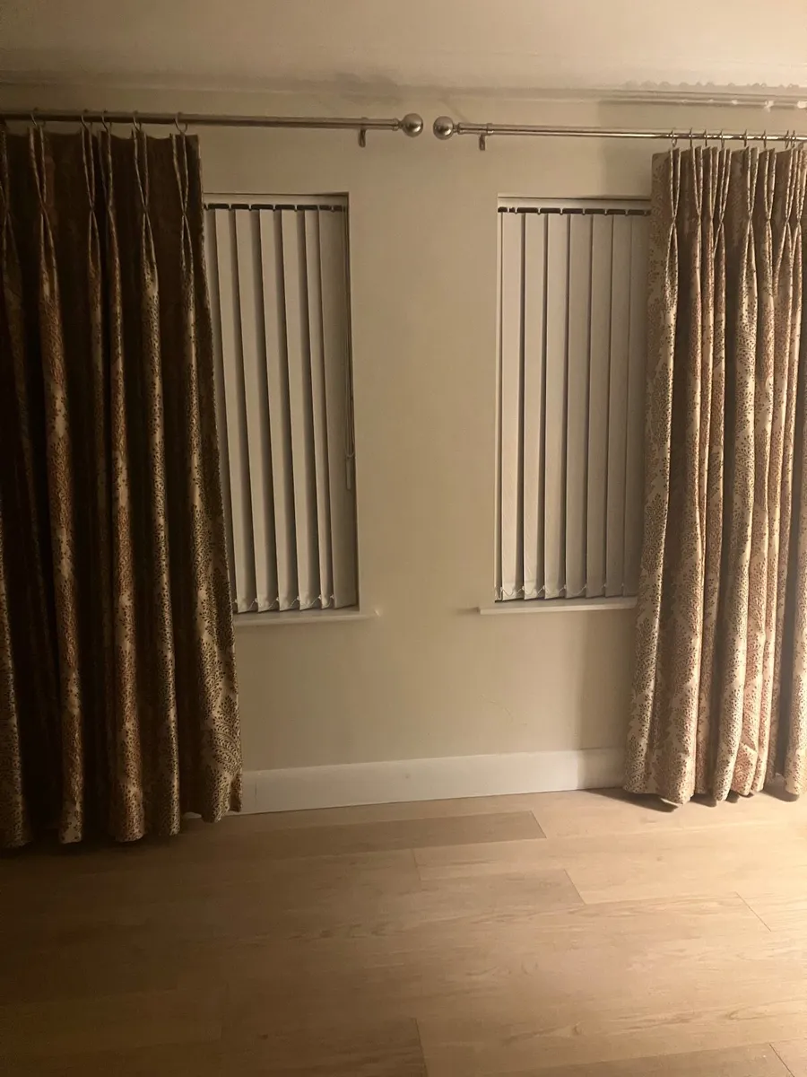 Curtains - Image 3