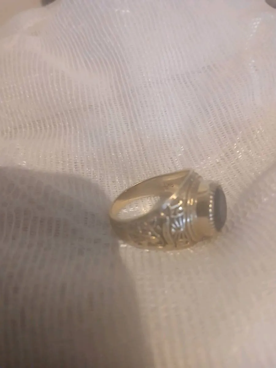 College ring because I'm a market that - Image 2