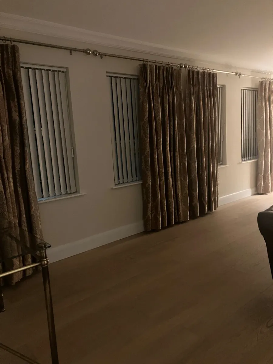 Curtains - Image 4