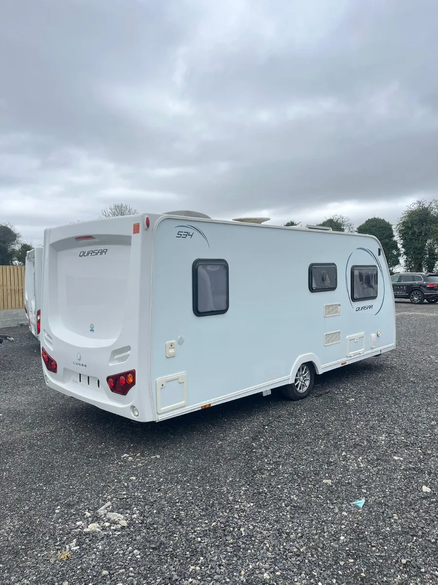 Lunar Quasar 4 Berth Fixed Bed Caravan - Image 3