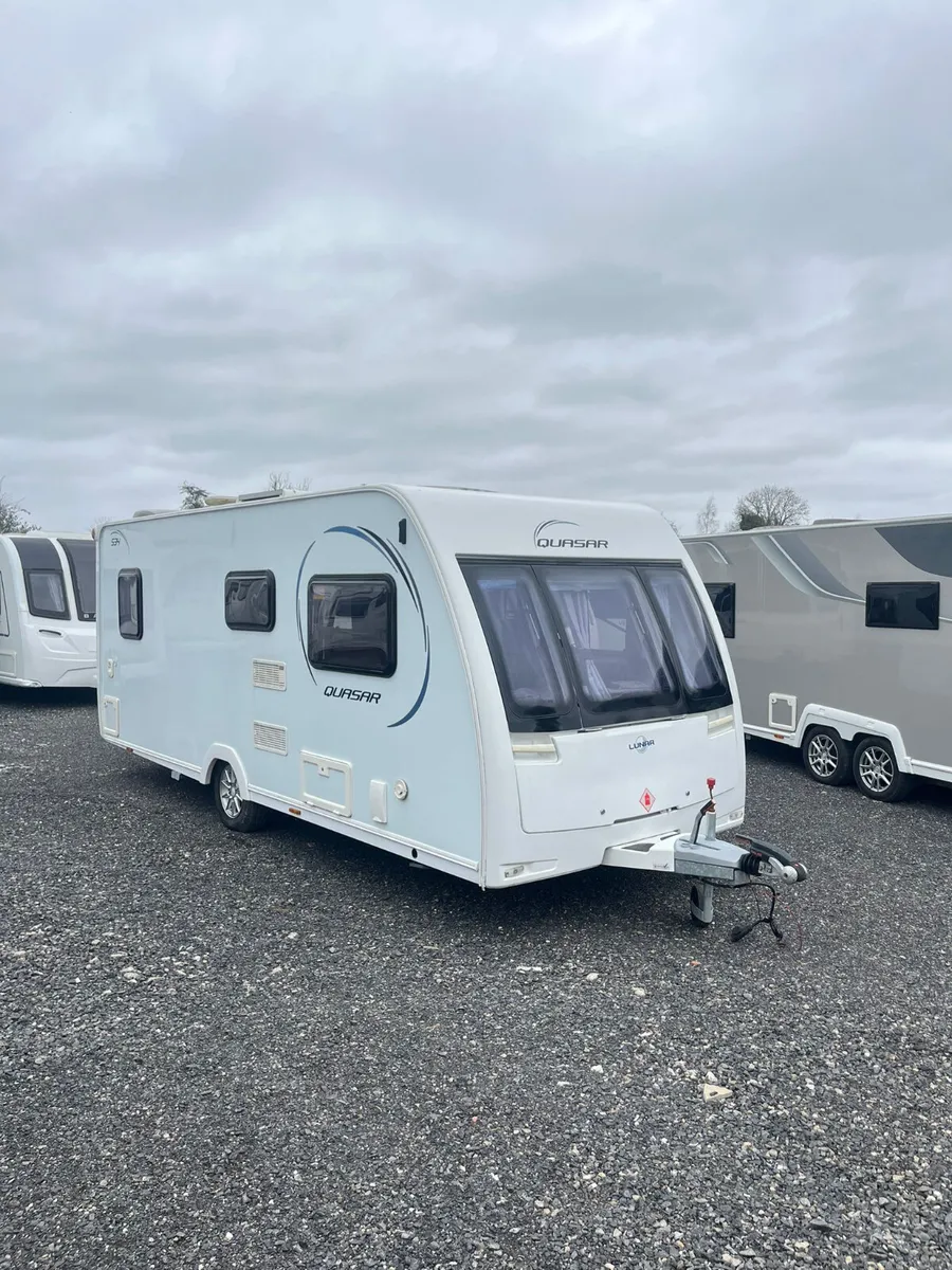 Lunar Quasar 4 Berth Fixed Bed Caravan - Image 2