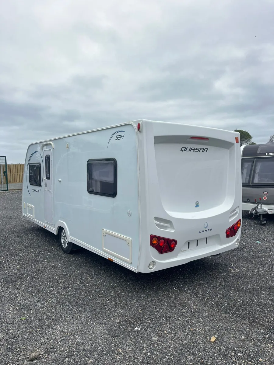 Lunar Quasar 4 Berth Fixed Bed Caravan - Image 4