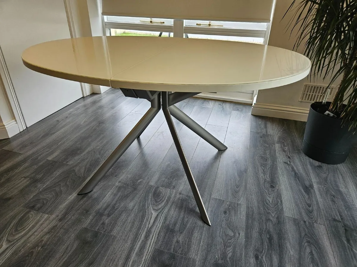 Dining room table and chairs - Image 4