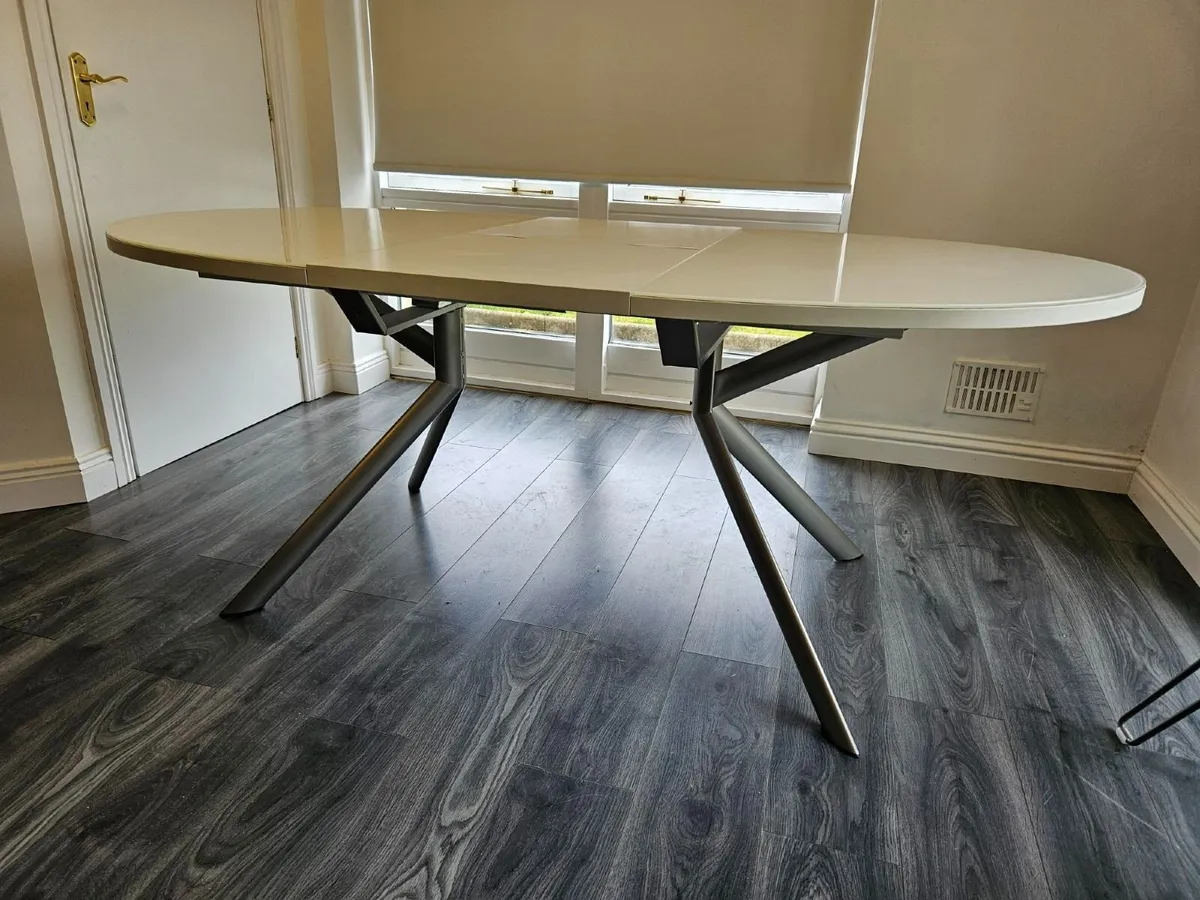 Dining room table and chairs - Image 3