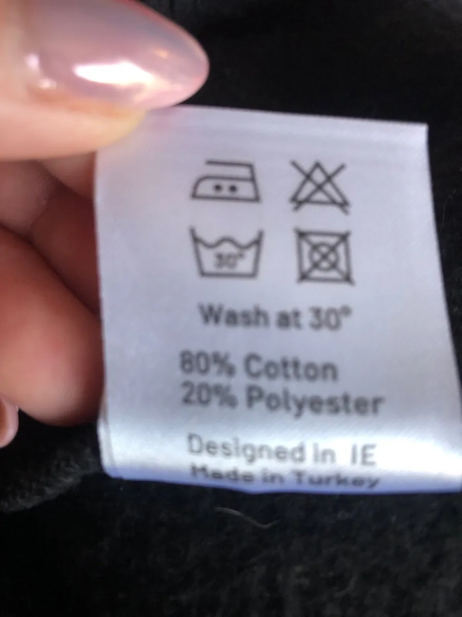 Mens Amico hoodie size M €40 like new - Image 4