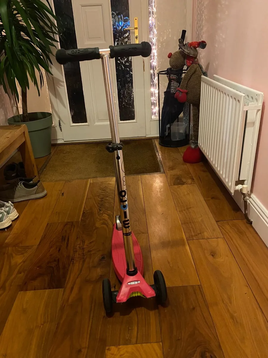 Micro Maxi Kick Scooter (Pink) – Great Condition - Image 1