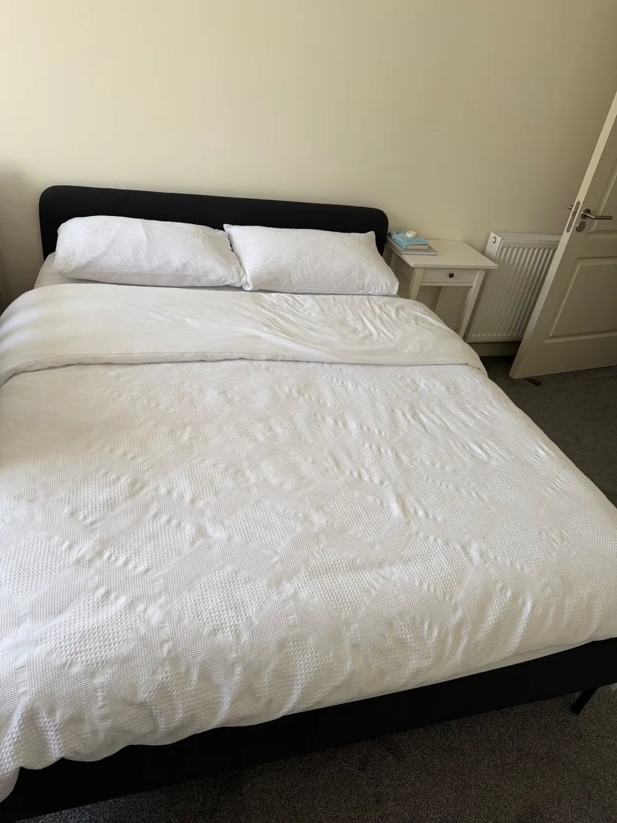 Bed + mattress + bedside - Image 4