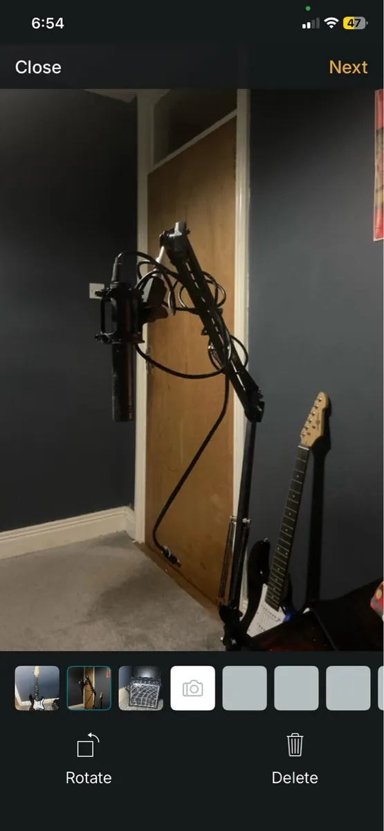 G4M 6 string Eletric Guitar w/Trust GXT Microphone - Image 2