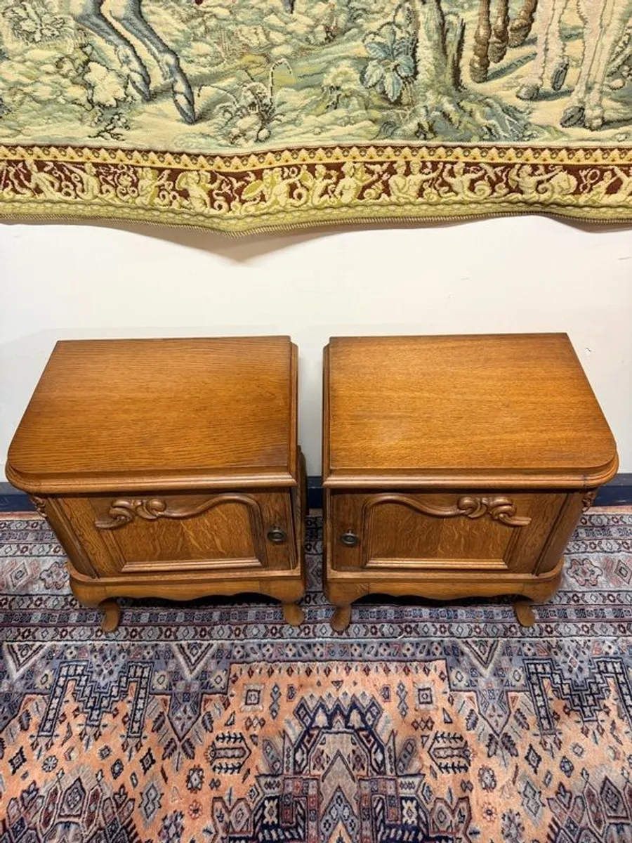 Lovely Pair Louis XVI Style Oak Bedside Lockers or Nightstands - Image 4