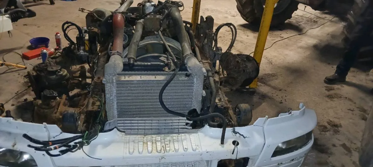 Renault lorry engine dci with manual gearbox - Image 1