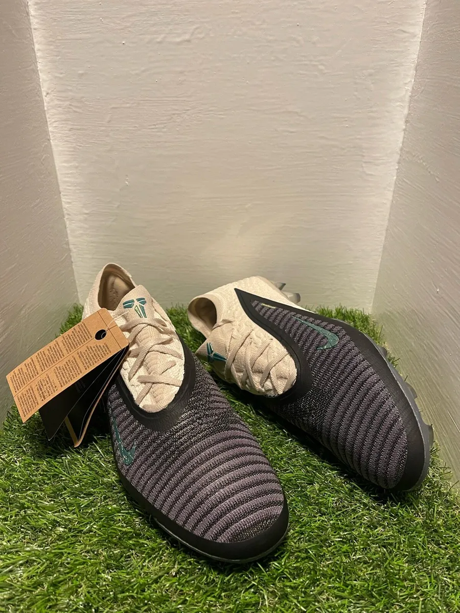 Nike Phantom 6 Low Elite FG Football Boots - Image 1