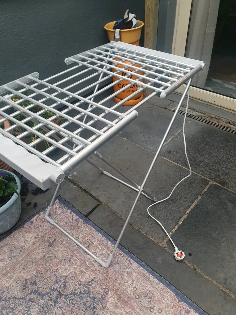 Heated clothes rail - Image 2