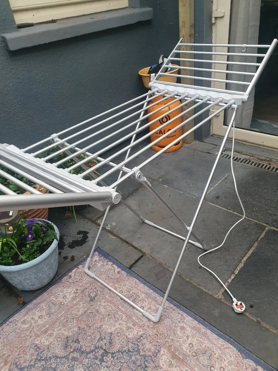 Heated clothes rail - Image 3