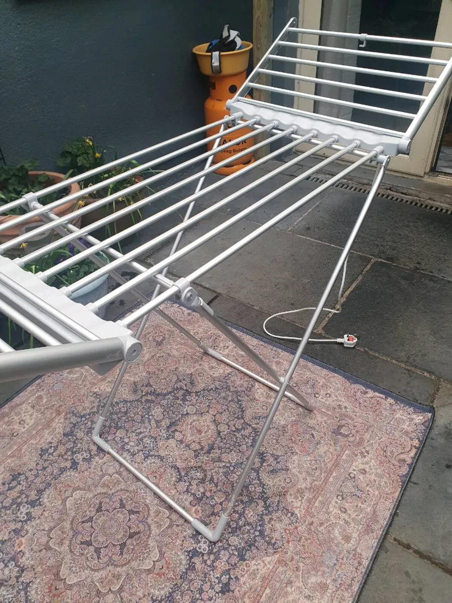 Heated clothes rail - Image 4