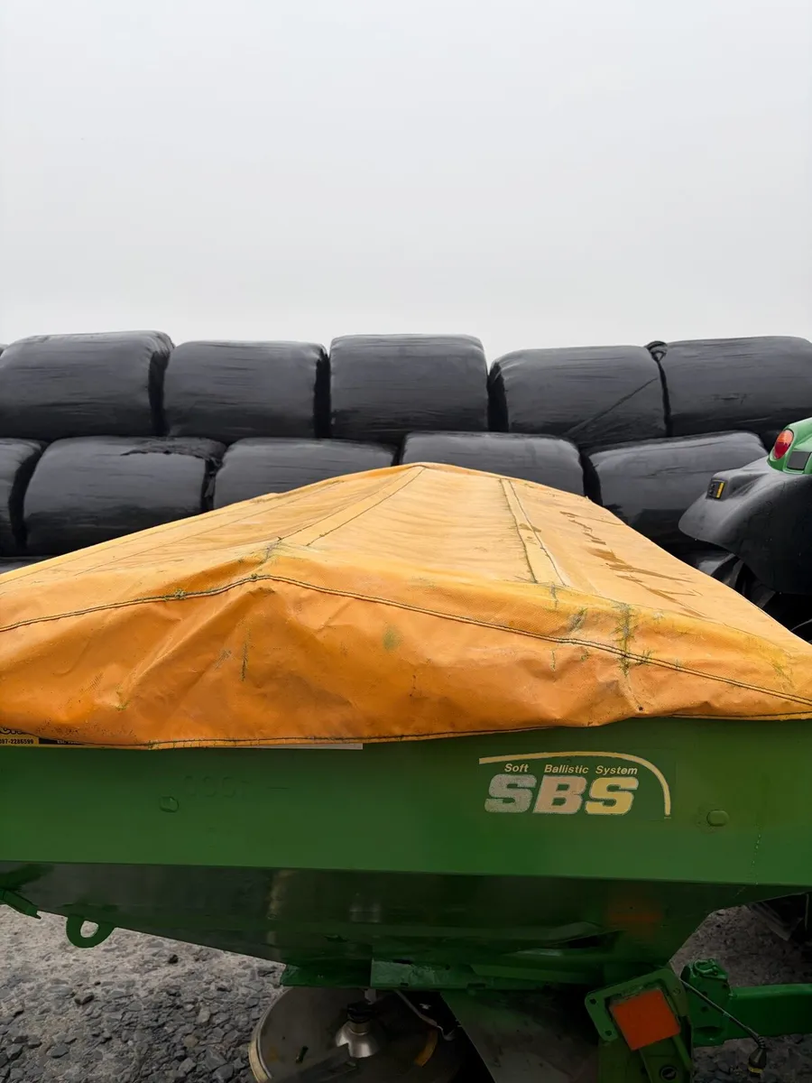 Amazone manure spreader - Image 2