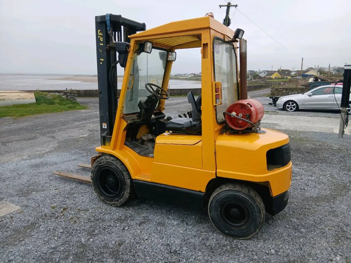 FORK LIFT - Image 1