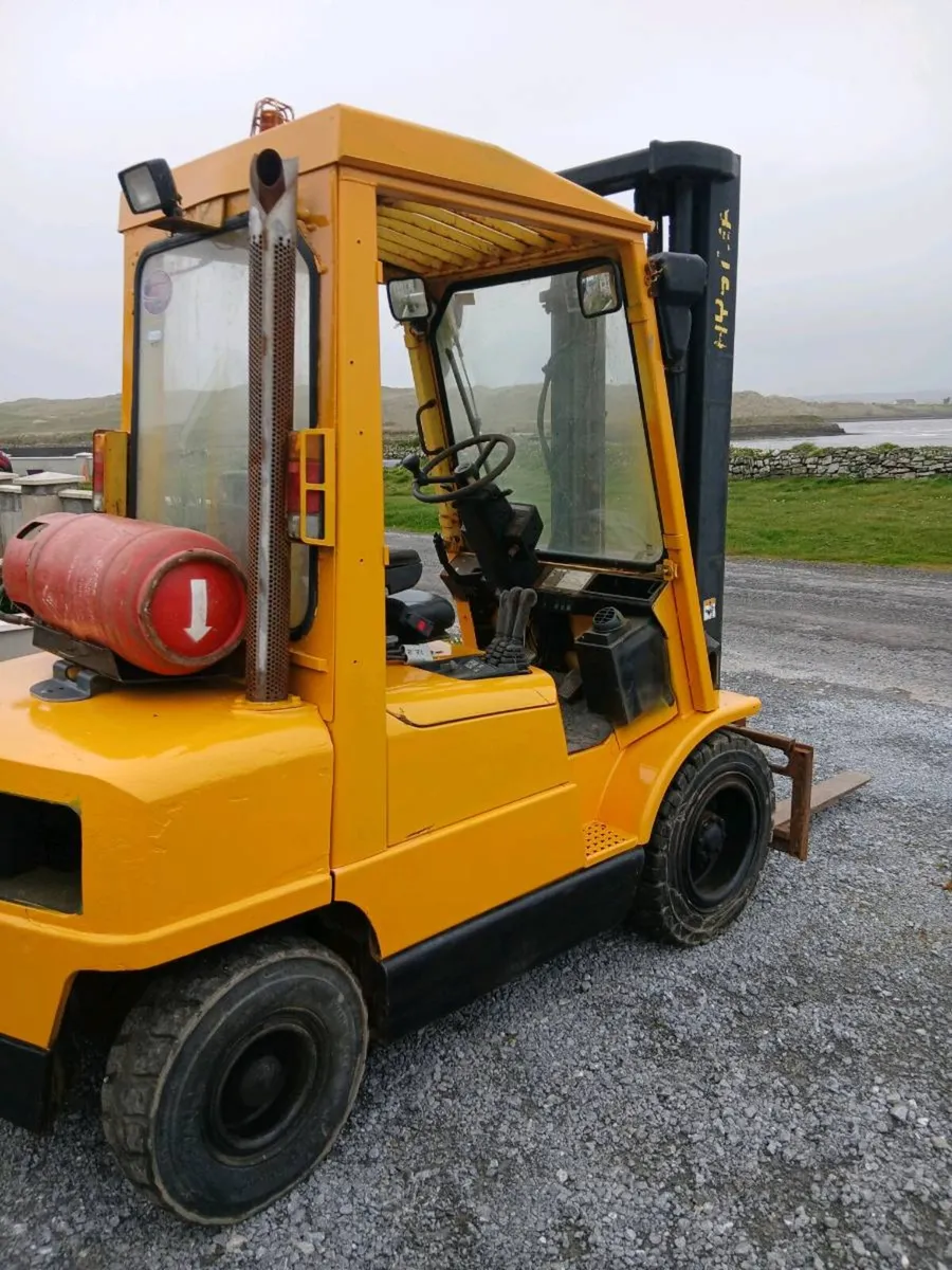 FORK LIFT - Image 2