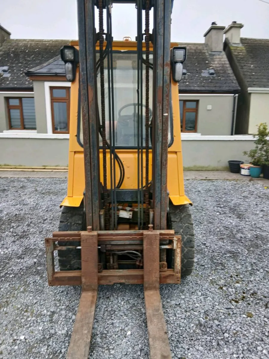 FORK LIFT - Image 4