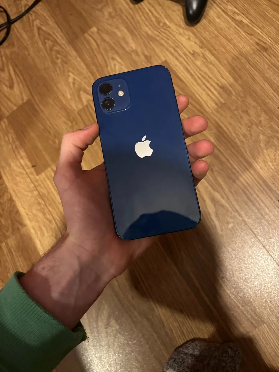 iPhone 12 - Image 3