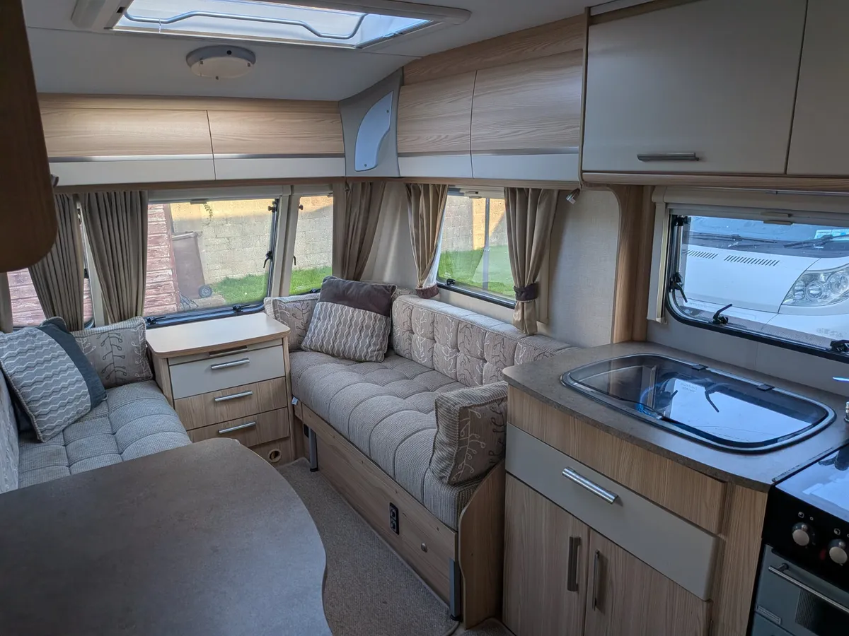 COACHMAN AMARA 450/2 – IMMACULATE 2 BERTH - Image 3