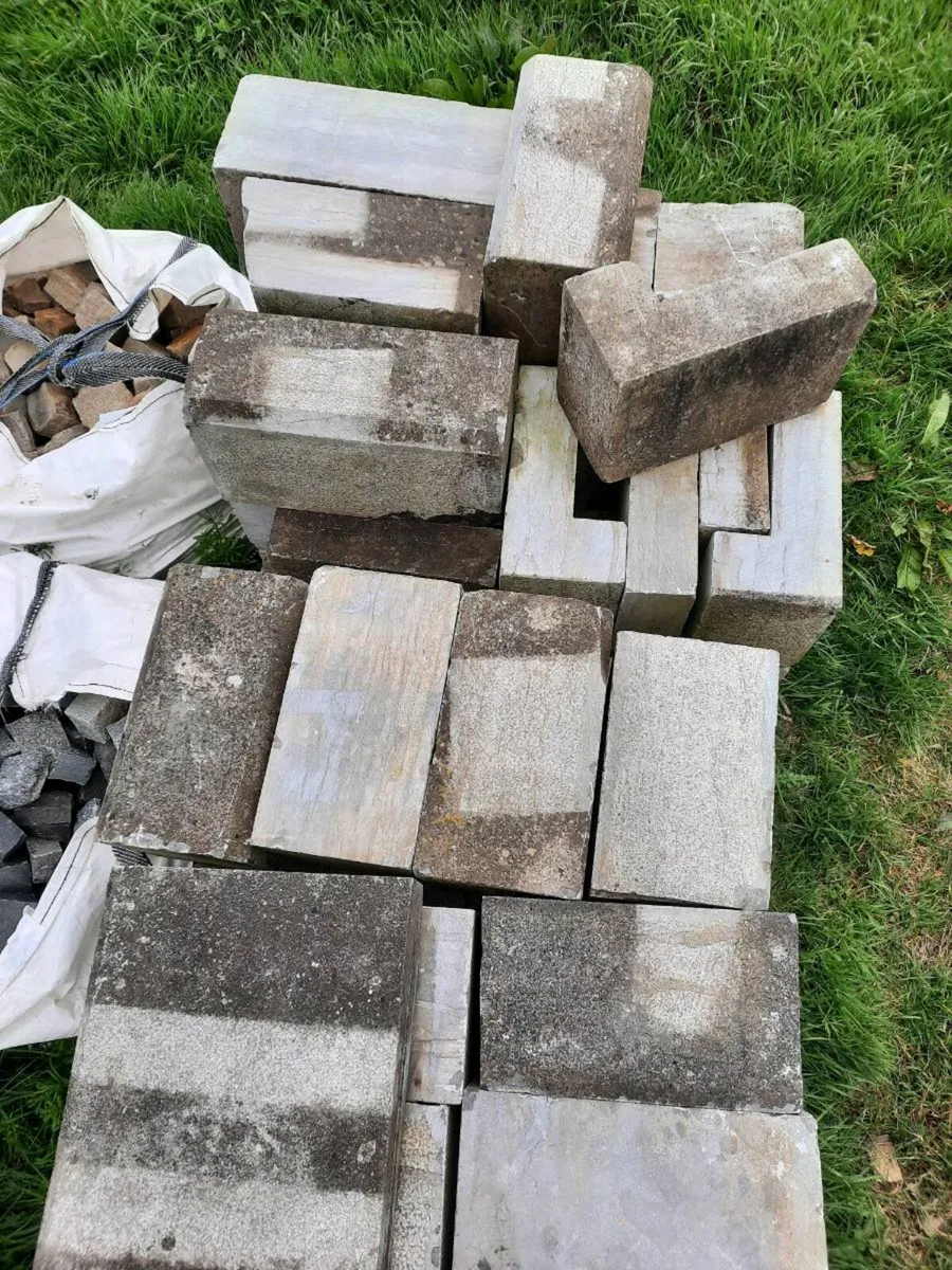 Solid blue limestone blocks - Image 2